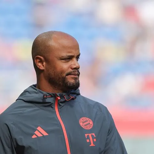 Les étonnantes déclarations de Van Buyten sur Kompany : « C’est plus simple d’entraîner un top club »