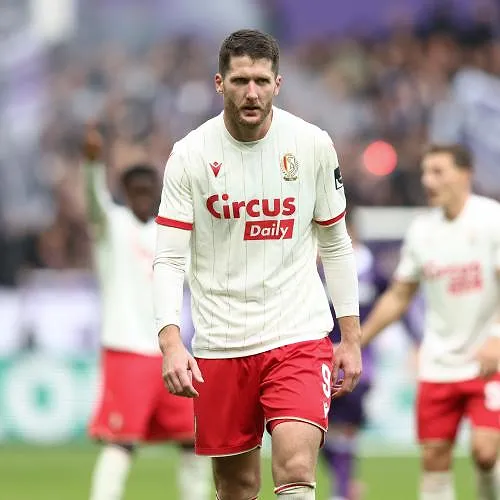 Standard : Thomas Henry dévoile le nom du défenseur le plus difficile à affronter en Pro League ! (vidéo)