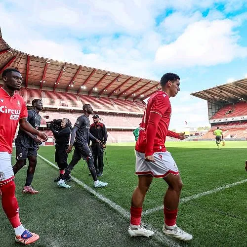 55.000€ d’amende et un match à huis clos avec sursis : le Standard connaît les sanctions réclamées par la Pro League