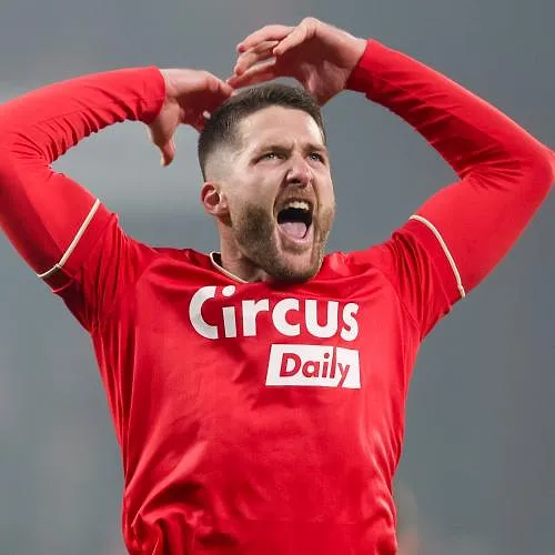 Passage en France, grave blessure en Italie : Thomas Henry revient en interview sur sa carrière