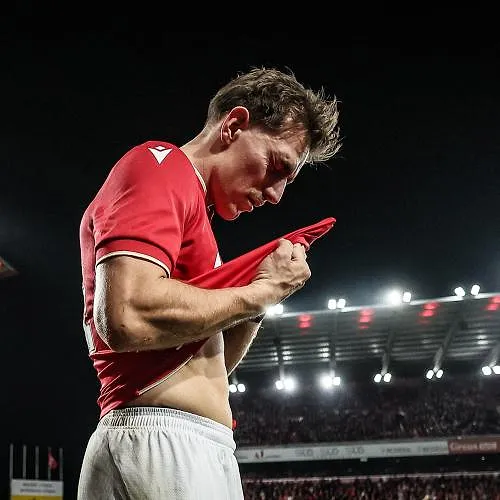 Nielsen et Ilaimaharitra out, Lawrence et Mehssatou de retour : le point sur les blessés du Standard !