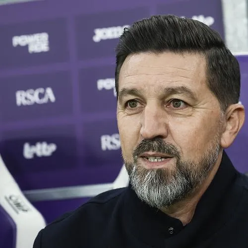 Besnik Hasi concentré sur Anderlecht : « On ne regarde pas trop les points des autres pour le moment »