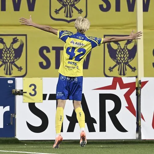 Keisuke Goto chambre le Standard en story sur Instagram