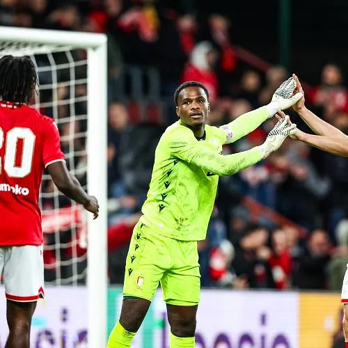 Une prime d’un million de dollars pour Epolo ? Le gardien du Standard pourrait décrocher le jackpot !