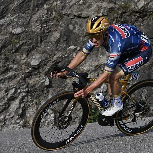 Le Giro 2026 comporterait un long contre-la-montre, de quoi convaincre Remco ?