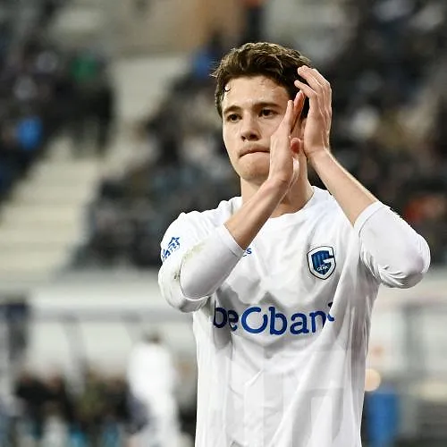 Genk frappe un grand coup : Kostas Karetsas prolonge jusqu’en 2029 !