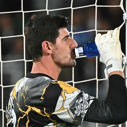 Thibaut Courtois probablement forfait avec le Real Madrid : le Diable rouge est malade !