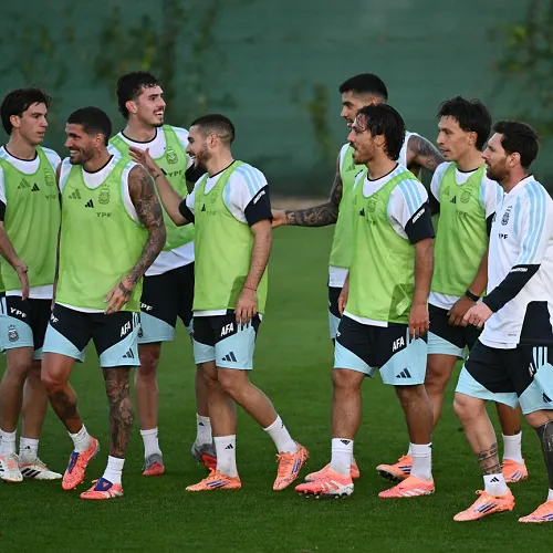 Kevin Mac Allister a côtoyé Lionel Messi en sélection : « Si tu le touches, tu es dans les problèmes »