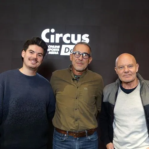 Stay Onside – Le trio de tête assure, le Standard dans le brouillard : nos experts décryptent l’actu foot !