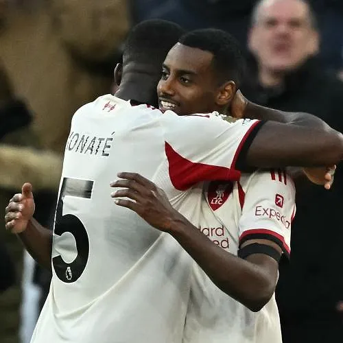 Premier League : Liverpool et Isak se relancent contre West Ham, Aston Villa et Brighton assurent