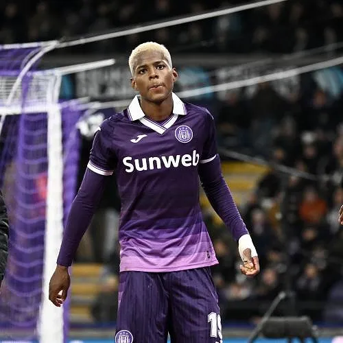 Anderlecht : Angulo souffre d’une fracture à la main… mais il jouera quand même contre Genk !