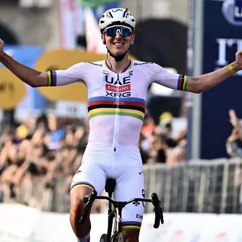 Troisième Vélo d’or pour Tadej Pogacar, Pauline Ferrand-Prévot récompensée chez les dames