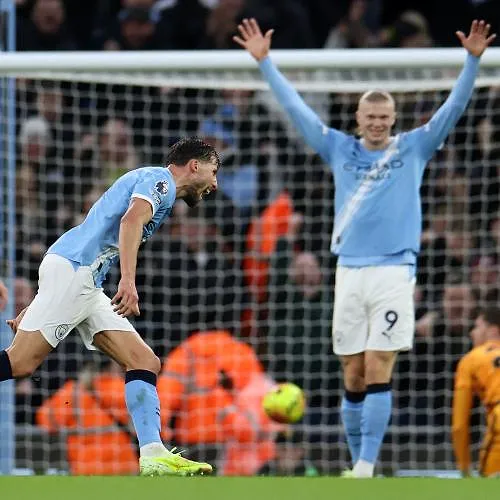 Manchester City bat Sunderland et se rapproche d’Arsenal