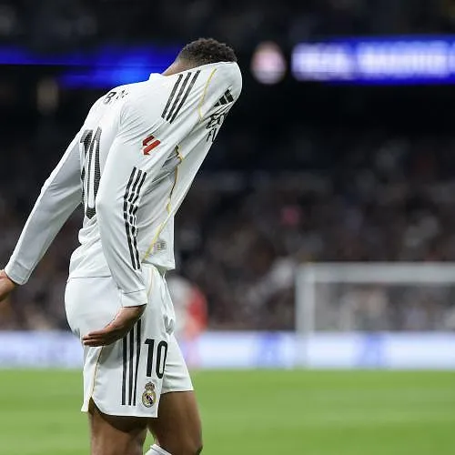 Touché au genou, Kylian Mbappé pourrait manquer la réception de Manchester City