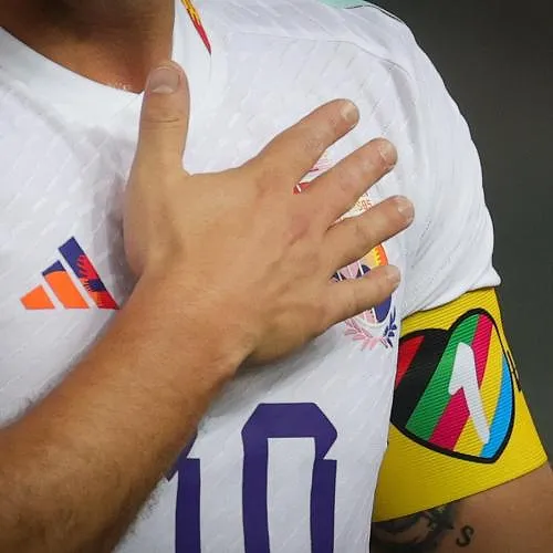 Polémique dans le groupe des Diables : l’Iran et l’Égypte, désignés pour le « match des fiertés », portent réclamation