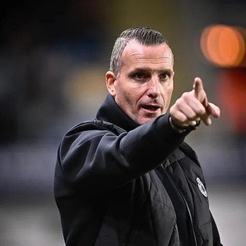 « Un honneur d’être votre coach », « fier de ce que nous avons pu accomplir ensemble » : Hayen réagit à son éviction