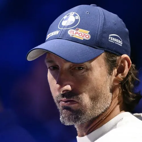 Une baisse de salaire, des clauses inacceptables : les raisons de la séparation entre Ferrero et Alcaraz