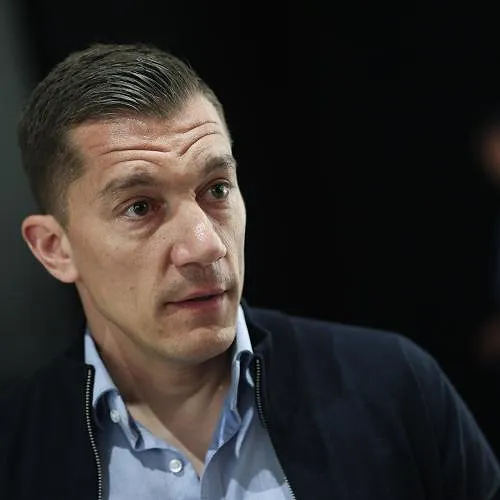 Jonathan Lardot répond aux accusations de favoritisme de Sven Vandenbroeck