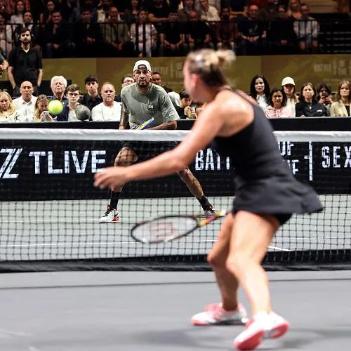 Nick Kyrgios remporte la ’Battle of the Sexes’ face à la N.1 mondiale Aryna Sabalenka