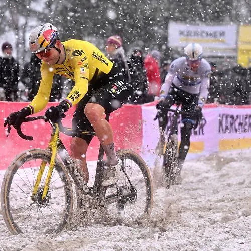 Van Aert opéré après sa chute : des délais de reprise très incertains