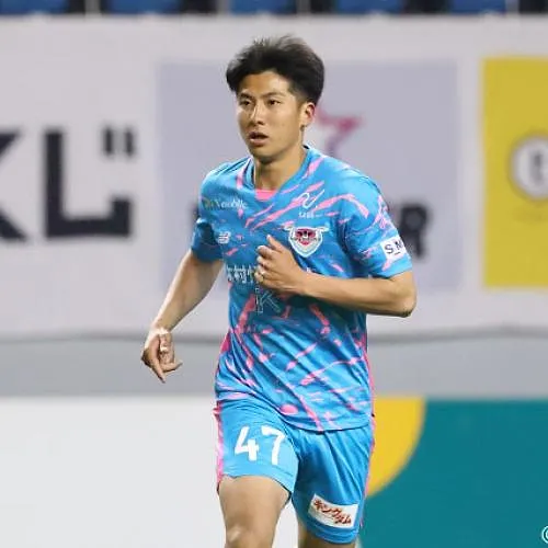 Première recrue pour Saint-Trond : l’espoir japonais Shion Shinkawa