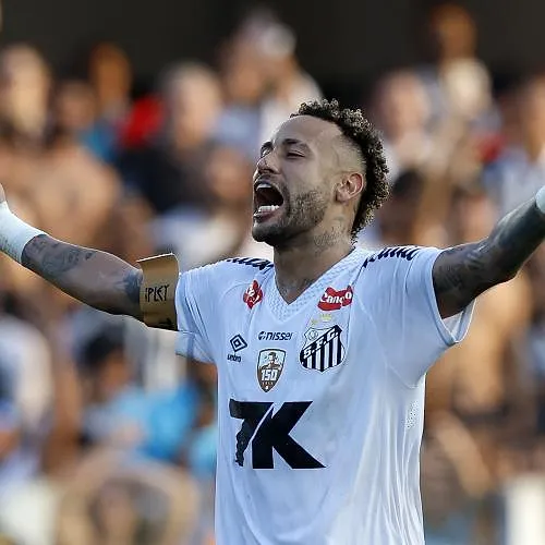 Neymar marque pour son retour et s’accroche avec Thiago Mendes : « C’est un imbécile »