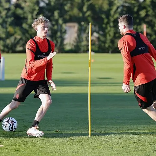 S’entraîner avec les pros, un pincement pour l’OM, jouer comme Pedri : Charli Spoden nous dit tout (video)