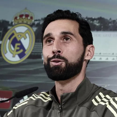 « Je n’ai pas peur de l’échec » : Arbeloa affiche de la confiance en conférence de presse