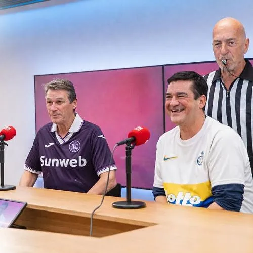 « Victoire probante de Charleroi », « L’Union va être dominée » : Marc Delire lance « Top Pronos » et préface les chocs du week-end avec deux fans !