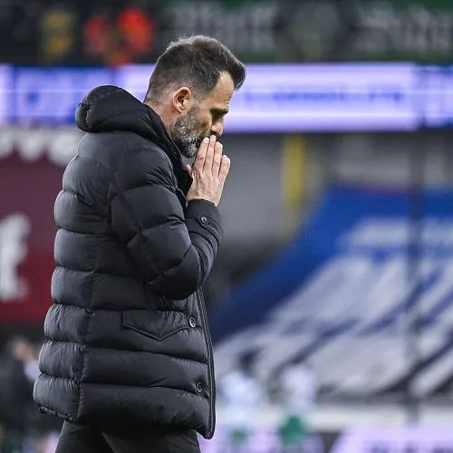 Menée de deux buts, La Louvière renverse un Club de Bruges réduit à dix