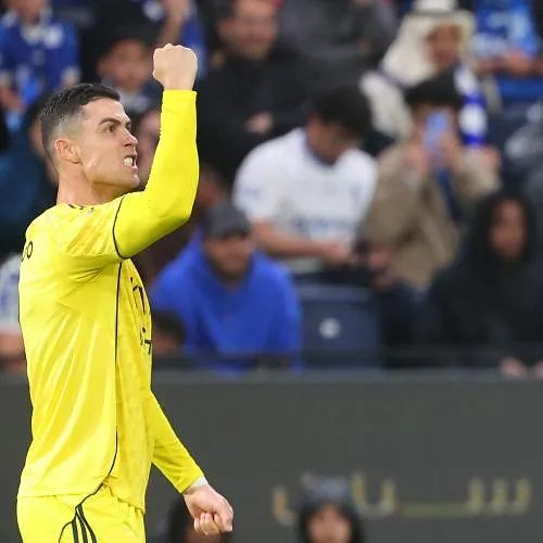 Cristiano Ronaldo est le sportif le mieux payé du monde, il a gagné deux fois plus que Lionel Messi