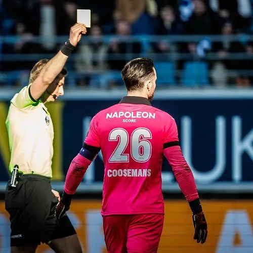 Coosemans est furieux : « Gand peut remercier Hein Vanhaezebrouck, il n’y a jamais penalty »