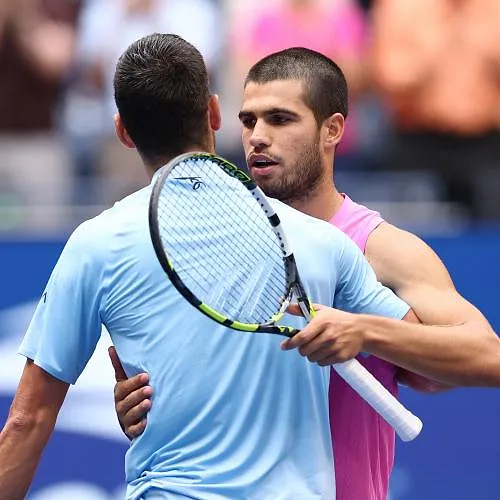 Djokovic ironise sur le nouveau service d’Alcaraz : « Il faut qu’on parle des droits d’auteur » (vidéo)