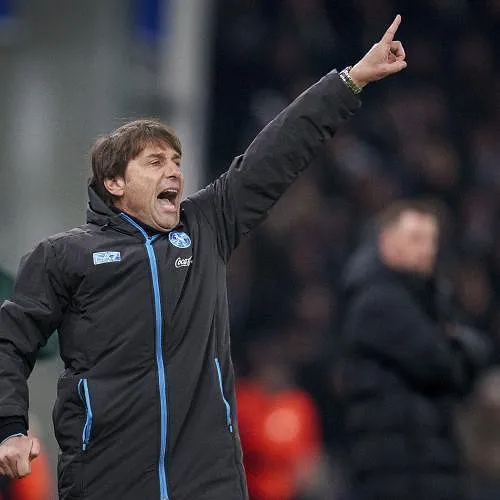 Un ancien attaquant de Chelsea descend Antonio Conte : « Il ne doit pas faire l’amour »