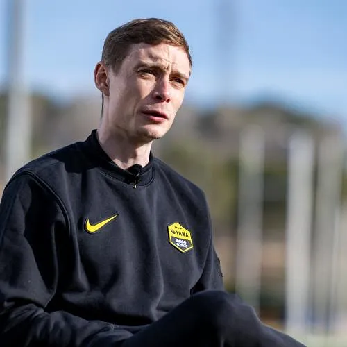 Jonas Vingegaard chute à l’entraînement à cause d’un coureur amateur : « Laissez les coureurs s’entraîner »