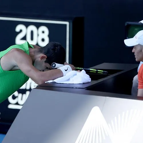 Entre crampes et vomi, Alcaraz a souffert : « Le match le plus difficile physiquement de ma vie »