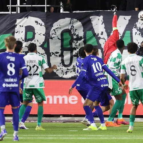 Une erreur de Roef offre un point à La Louvière face à La Gantoise