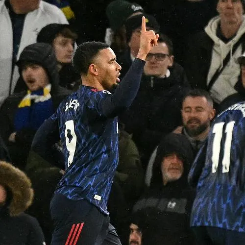 Arsenal étrille Leeds (0-4) et reprend provisoirement 7 points d’avance ! Leandro Trossard joue 81 minutes