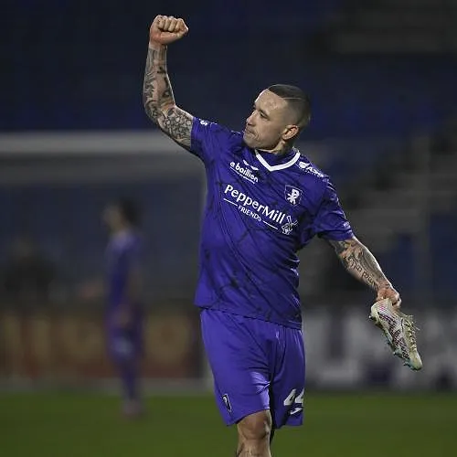 Radja Nainggolan n’a rien perdu de son talent et inscrit un sublime coup franc