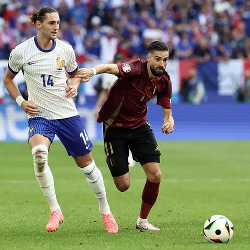 Finalement resté en Arabie saoudite, Yannick Carrasco pourrait encore être transféré !