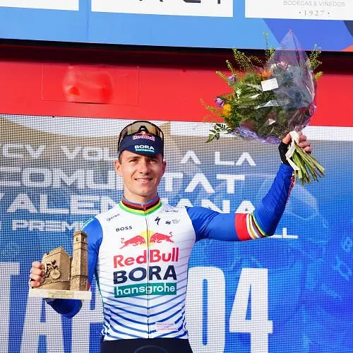 « Ils ont été incroyables » : Remco félicite chaudement ses coéquipiers