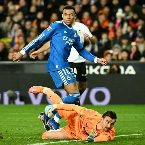 « Tête de b*** », « C’est des bouffons les arbitres » : Kylian Mbappé au cœur d’une nouvelle polémique ! (vidéo)