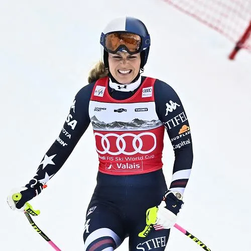 Lindsey Vonn de retour aux États-Unis : « Un grand merci à tous ceux qui, en Italie, ont pris soin de moi »