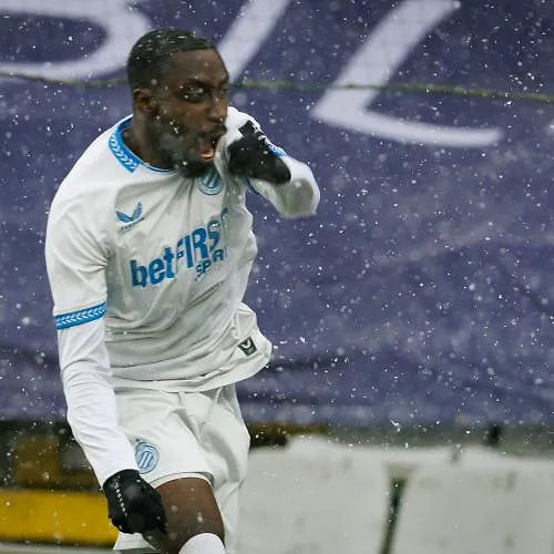 Malgré sa blessure, Carlos Forbs fait bien parti du groupe pour affronter l’Atlético Madrid