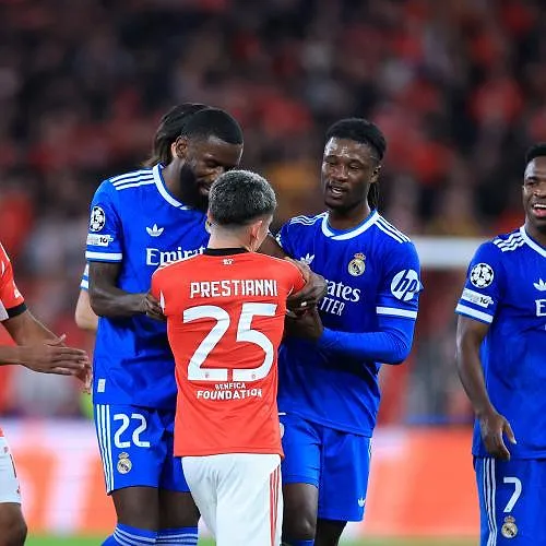 « Prestianni l’a traité de singe » : Courtois vole au secours de Vinicius, Benfica défend son joueur !