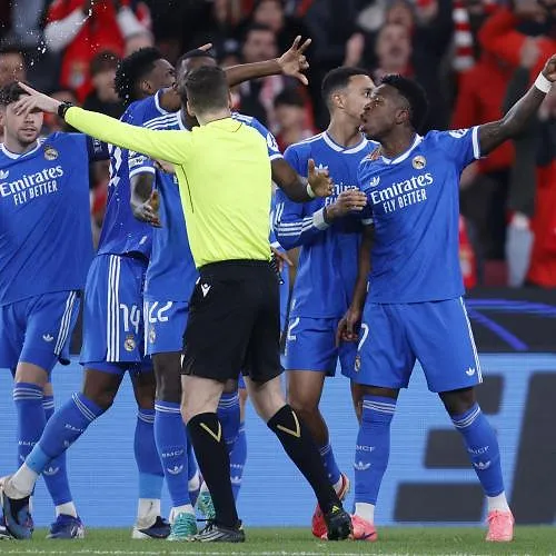 Affaire Prestianni : l’UEFA enquête après les insultes racistes dénoncées par Vinicius Junior