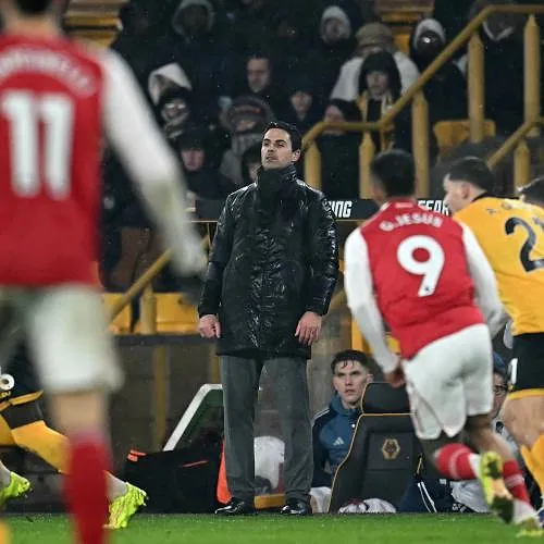 Rejoint dans les arrêts de jeu, Arsenal laisse encore filer des points, Trossard sort blessé