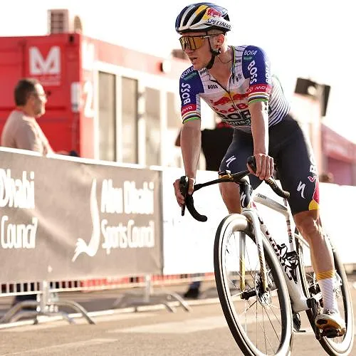 « Les sensations étaient meilleures » : Evenepoel retient du positif malgré sa nouvelle perte de temps