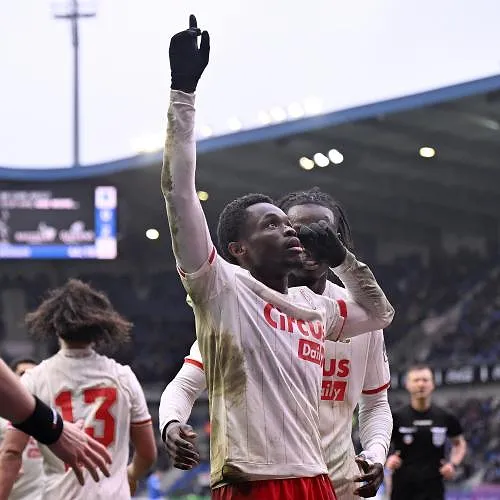 Le Standard en plante trois à Genk et se relance dans la course au top 6