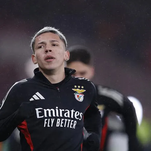 Gianluca Prestianni suspendu par l’UEFA : il ne fera pas le déplacement avec Benfica au Real Madrid